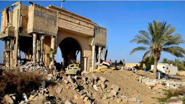 رمادی در ماه مه گذشته به دست داعش افتاد که شکستی شرمآور برای ارتش بود