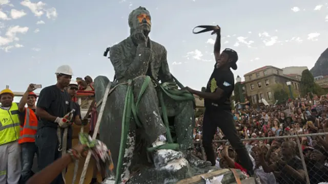 ’رہوڈز مسٹ فال‘ مہم کا آغاز جنوبی افریقہ سے ہوا تھا جہاں ان کا مجسمہ ہٹا دیا گیا تھا