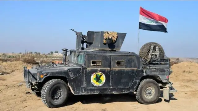 يقول الجيش العراقي إن قواته استعادة السيطرة على منطقتين ودخلت أخريين في الرمادي.