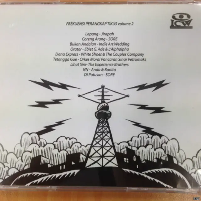 Dalam album Frekuensi Perangkap Tikus Volume Dua, yang berjarak dua tahun setelah volume pertama dirilis, terdapat delapan band yang membawakan sembilan tembang.