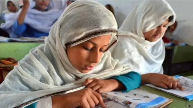 ملالہ پاکستانی لڑکیوں کی تعلیم کے لیے کوشاں ہیں
