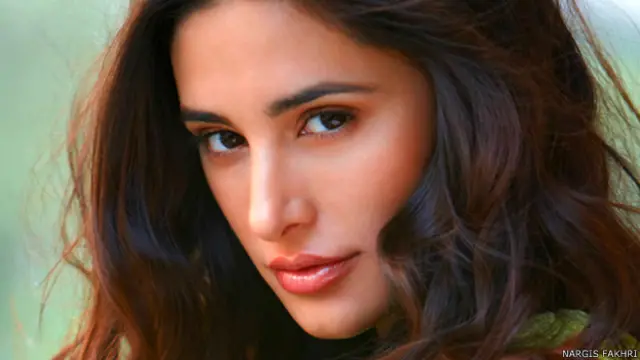 نرگس جلد ہی اداکار رتیش دیش مکھ کے ساتھ فلم ’بینجو‘ میں نظر آئیں گي۔ اس فلم میں وہ نیو یارک میں رہنے والی ایک ڈی جے کا کردار ادا کر رہی ہیں