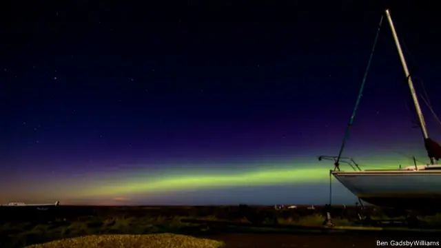 人口走私團伙正在利用貨輪、漁船、私人遊艇，把偷渡客直接從海上運到不列顛沿岸星星點點的漁村港灣。