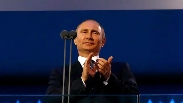 Путин аплодирует