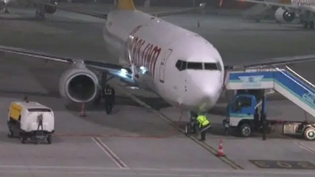 راپورونه ښيي په دغه چاودنه کې درې الوتکو ته هم زيان رسېدلی دی