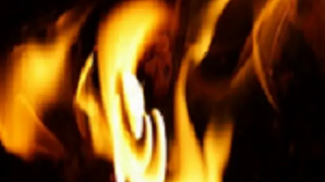 د ګازو ټانکر کې له چاودنې وروسته ټول کار ځای د اور لمبو ونیو