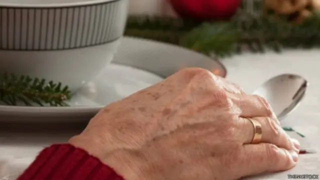 通常，在出现老年痴呆的症状之前会发生认知能力下降。