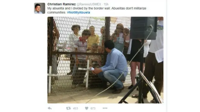 Mi abuelita y yo estamos divididos por el muro fronterizo. Las abuelitas no militarizan comunidades. #Notmyabuela, escribió @RamirezUSMEX