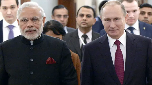 بھارتی وزیر اعظم نریندر مودی گذشتہ روز روس کے دو روزہ دورے پر ماسکو پہنچے اور صدر پوتن کے ساتھ عشائیے میں شرکت کی