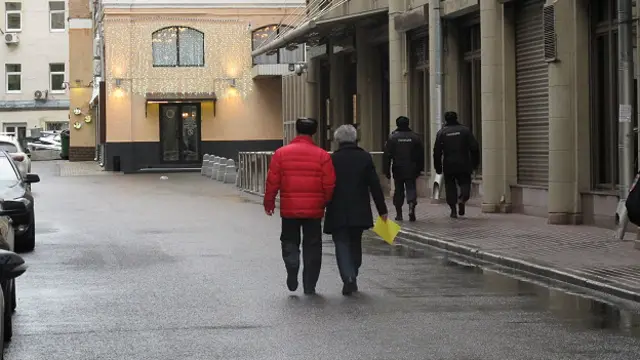 Депутаты Рашкин и Родин идут к АП