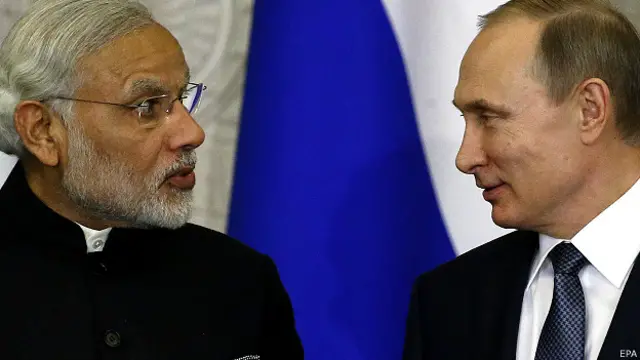 نریندر مودی نےکہا ہے کہ روسی ساخت کا كامووف 226 ہیلي كاپٹر بھارت میں بنانے پر ہونے والا سمجھوتہ، میک ان انڈیا کے تحت پہلا بڑا دفاعی منصوبہ ہے