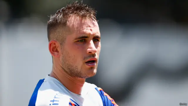 یلکس ہیلز ٹی ٹوئنٹی اور ایک روزہ میچوں میں سنچری بنانے والے پہلے برطانوی بیٹسمین ہیں