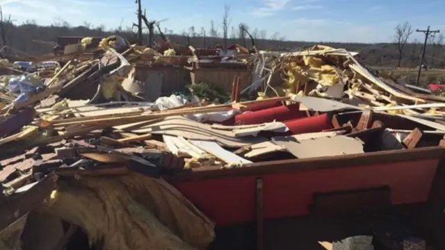 الأعاصير دمرت البيوت عن آخرها في بعض المناطق