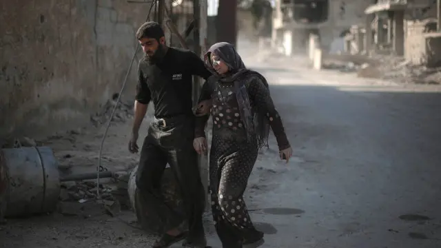 قال نشطاء سوريون إن 26 شخصا، على الأقل، قتلوا في غارات استهدفت عدة مناطق في الغوطة الشرقية للعاصمة دمشق.