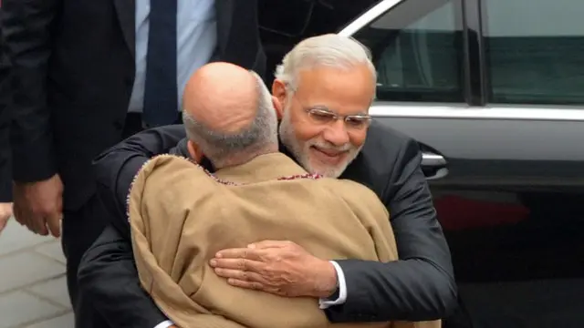 කාබුල් නගරයේ දී උණුසුම් පිළිගැනීමක්.