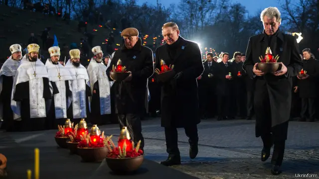 Віктор Ющенко каже, що на роковинах Голодомору йому, Леоніду Кравчуку та Леоніду Кучмі вдалося поспілкуватись з Петром Порошенком