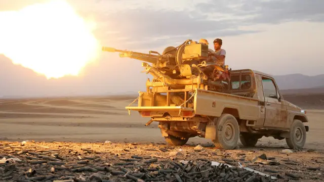 تبادل الحوثيون وأنصار هادي اتهامات بخرق وقف اطلاق النار. 