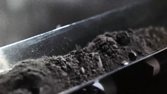 Необходимо будет укрыть базу слоем лунного грунта в предельно сжатые сроки 