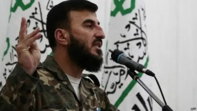 سعودی عرب کی امداد سے چلنے والے العربیہ ٹی وی کا کہنا ہے کہ دمشق میں جاری جیش الاسلام کے کمانڈروں کے اجلاس پر دس راغٹ داغے گئے