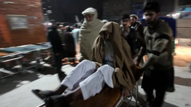 ریسکیو حکام کے مطابق زلزلے میں زخمی ہونے والے 41 افراد کو شہر کے مختلف ہسپتالوں میں لے جایا گیا