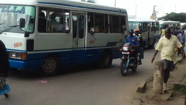 Benshi bari bazanywe n’amabisi.