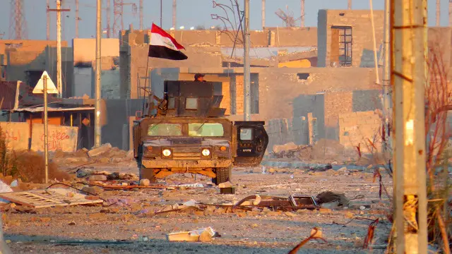 نامہ نگار کے مطابق عراقی افواج ابھی بھی شہر کی شدت پسندوں کی تلاش میں مصروف ہے