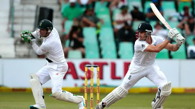 نک کومپٹن نے پہلے ٹیسٹ میچ کی پہلی اننگز میں ایک مشکل وقت پر نصف سنچری سکور کی