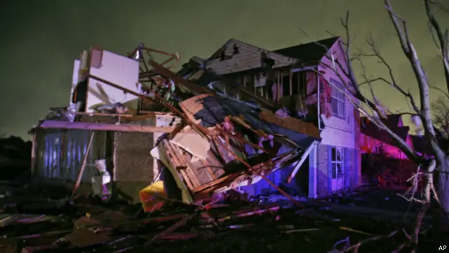 دمرت الأعاصير بعض المنازل في تكساس