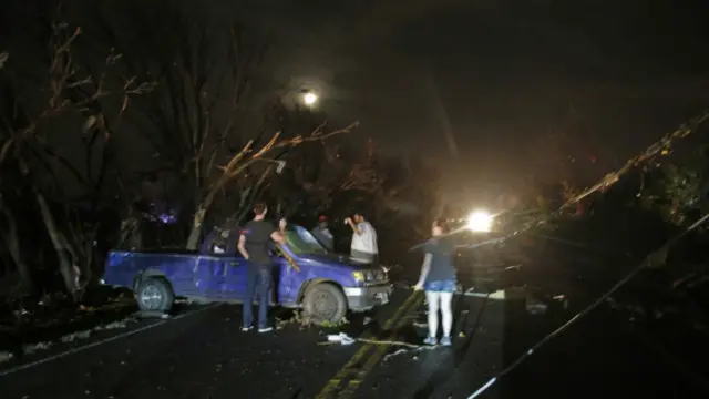 عثر على بعض السيارات على مسافة 25 كم شمال شرق دالاس