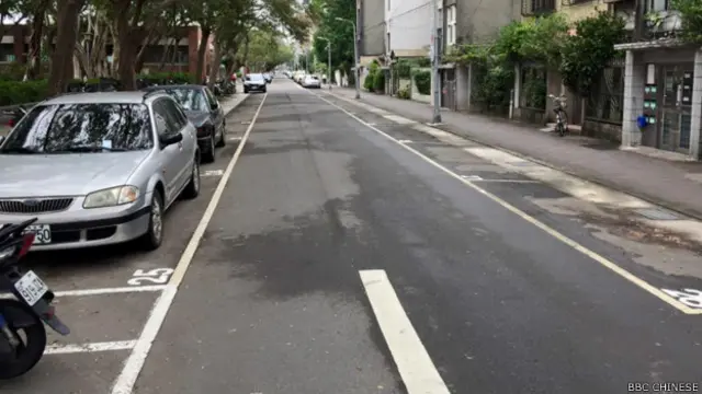 柯文哲上任以來力行不少新政,其中停車格收費減少許多「霸位」行徑