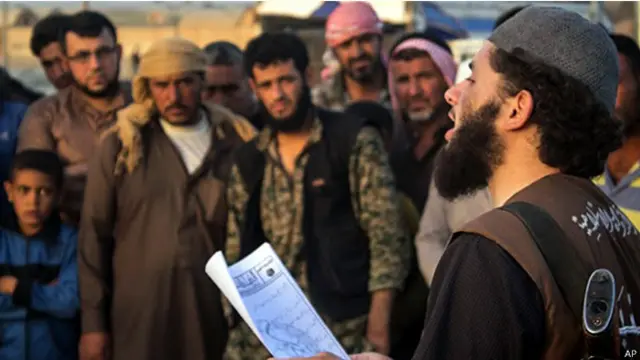 يسيطر التنظيم الذي يطلق على نفسه اسم "الدولة الاسلامية" على الرقة