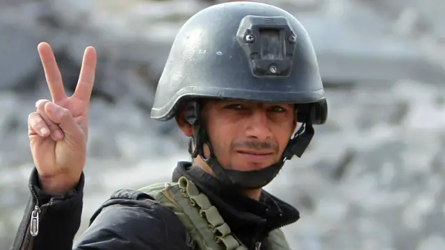 دا وروستیو ورځو کې حکومتي پوځونه د ښار مرکز پر لور له هغو کوڅو او ودانیو تېر شول، چې په ماینونو پوښل شوي وو. 