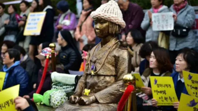 தென் கொரியாவின் 'சுகம் தரும் பெண்டிர்' சிலை