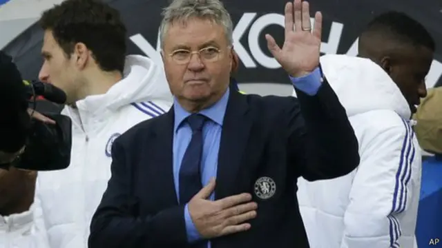Guus Hiddink menjabat manajer sementara Chelsea, menggantikan Jose Mourinho.