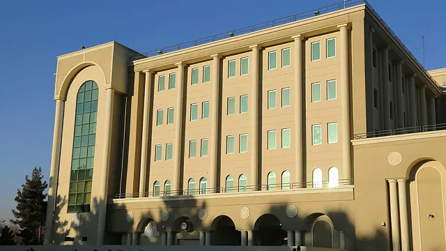 در این ساختمان جدید باشگاه ورزشی، مرکز بهداشت و اتاقهایی برای برگزاری دادگاهنظامی هم در نظرگرفته شده است