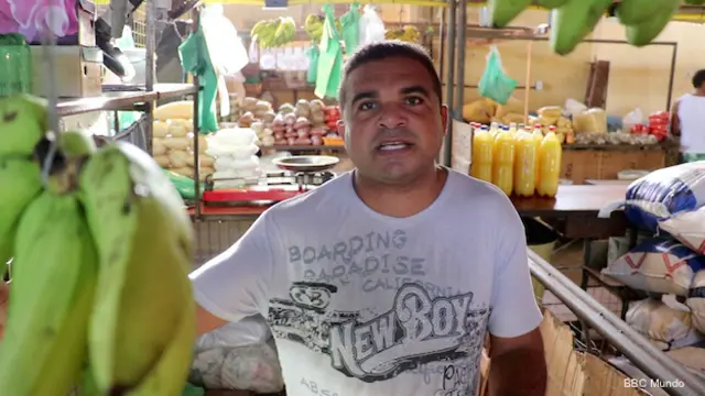 El puestero brasileño José Morais de Sousa en un mercado del estado de Amapá, extremo norte del país.