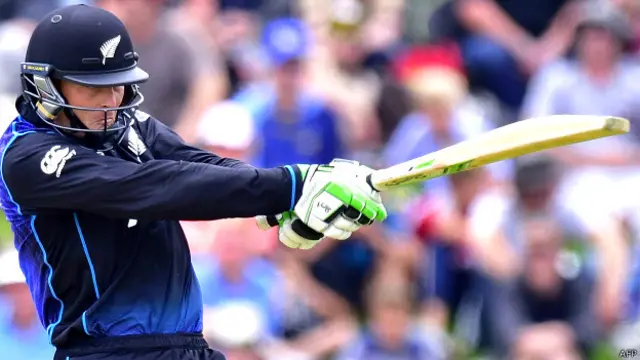 مارٹن گپٹل کا عمدہ فارم جاری ہے سنہ 2015 میں وہ ایک روزہ میچوں میں سب سے زیادہ رنز بنائے