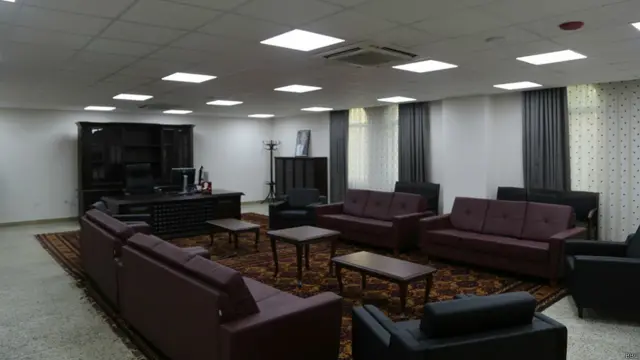 د دفاع وزیر دفتر ته ځانګړې شوې خونه