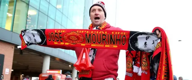 كثير من مشجعي يونايتد يرغبون في تولي مورينيو قيادة الفريق