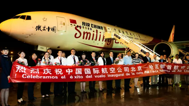 中国国际航空公司首航班机飞抵古巴首都哈瓦那（新华社图片27/12/2015）