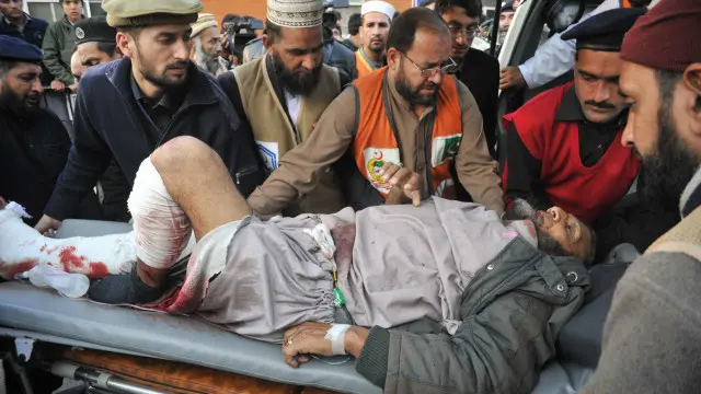 بعض زخمی پشاور کے لیڈی ریڈنگ ہسپتال بھی لے جائے گئے ہیں