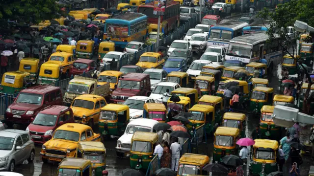 Giao thông trong giờ cao điểm ở Kolkata 
