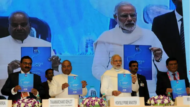 தலித் இந்திய வர்த்தக மற்றும் தொழில் கழக மாநாட்டில் மோடி