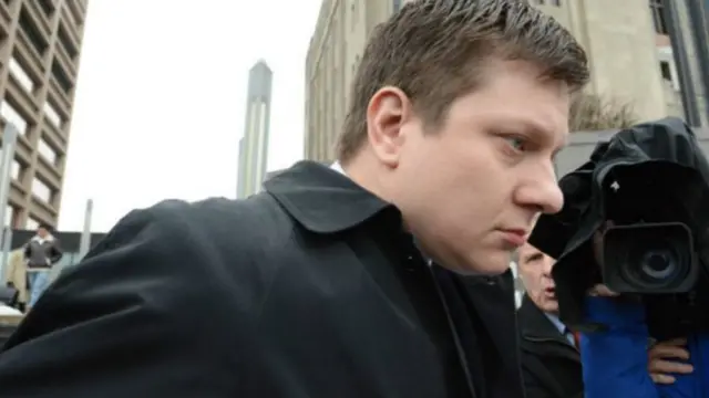 ون دایک در آغاز محاکمه اتهام قتل را رد کرده است