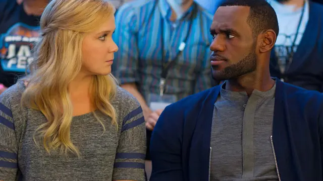 "Девушка без комплексов"