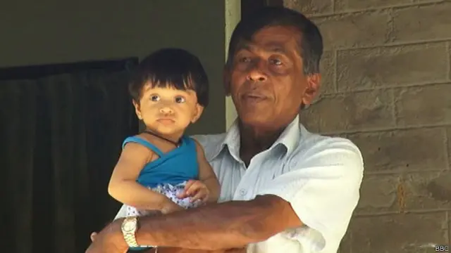 'මගෙත් ඔළුව අවුල් වුනා. කාලයක් බෙහෙත් ගත්තා. බෙහෙත් කළේ දෙමළ දොස්තර කෙනෙක්. මගෙන් සතයක්වත් ගත්තෙ නැහැ.'