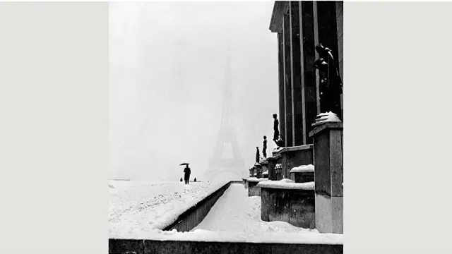 Ли Миллер "Париж в снегу"