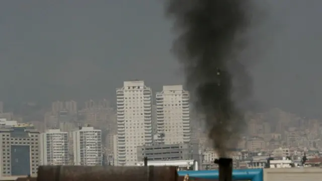 کارشناسان برج‌های تهران را سدی در برابر تصفیه هوا می‌دانند