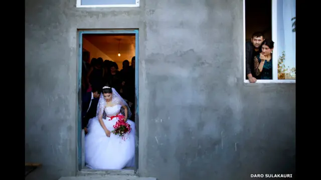  دارو سلاکوری نے ’جورجیا میں کمسنی کی شادی‘ نامی منصوبے پر دستاویزی تصاویر کی بہترین منی سیریز کا ایوارڈ حاصل کیا۔