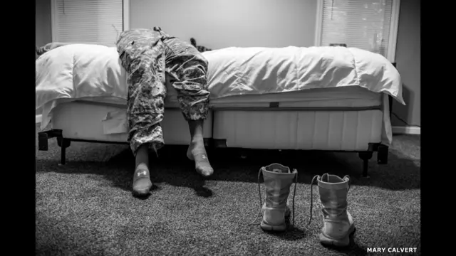 میری کالورٹ نے امریکی فوج میں جنسی حملوں کو اپنی سیریز کا موضوع بنایا اور انعام کی حقدار قرار پائیں۔